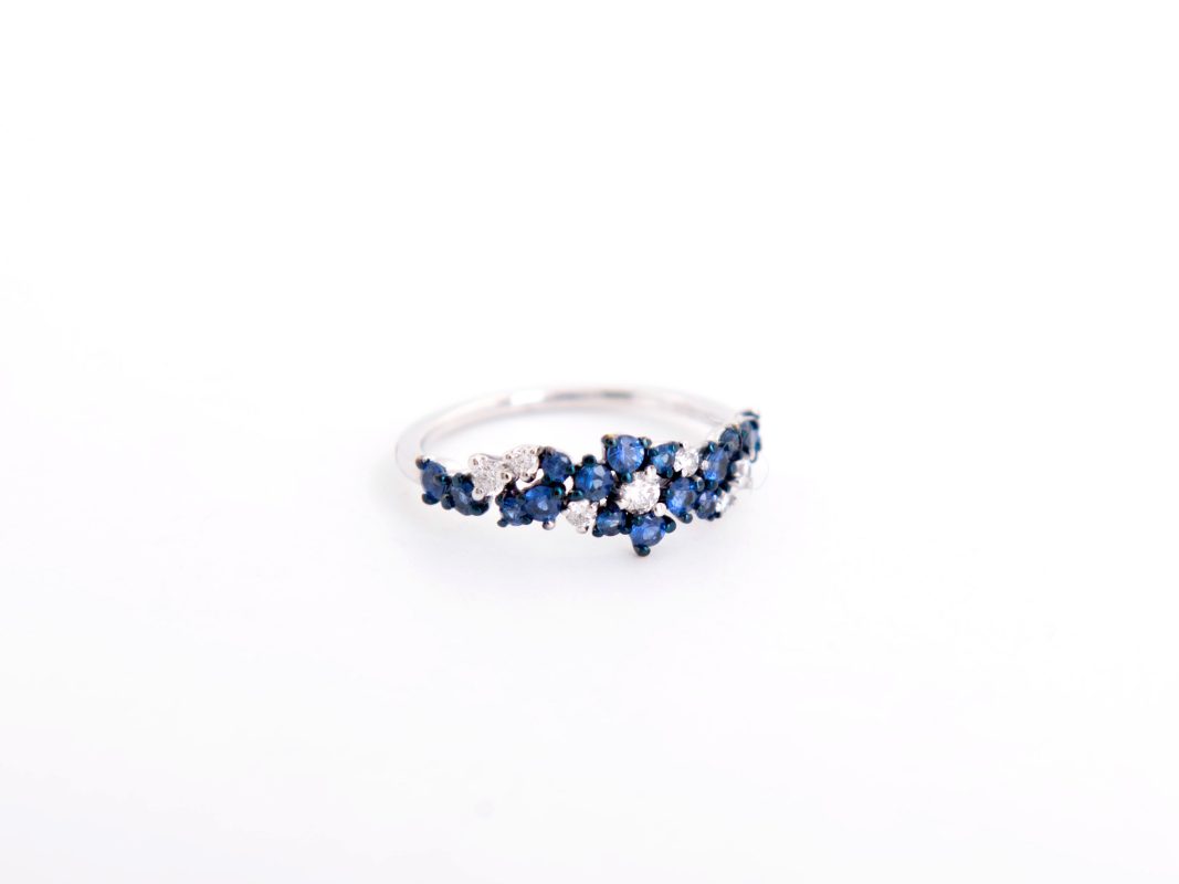 Anillo Moraglione con zafiros y diamantes