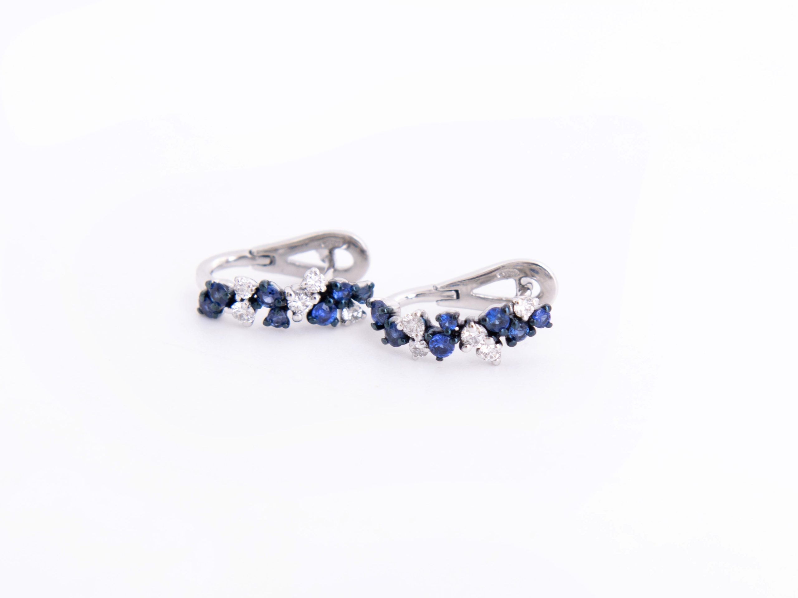 Aretes Moraglione con zafiros y diamantes