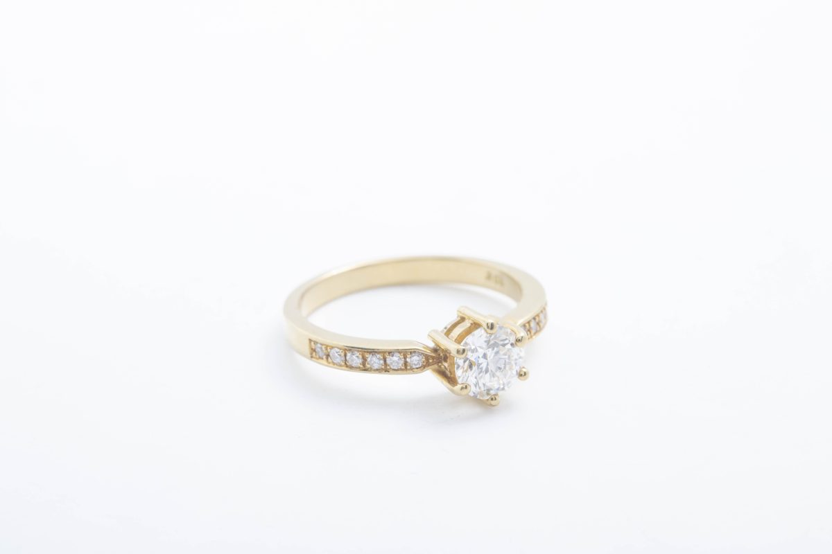 Anillo de compromiso Daniela con diamante 0.70Ct.