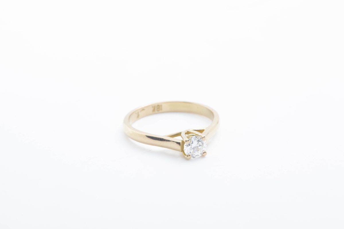Anillo de compromiso con diamante 0.35Ct.