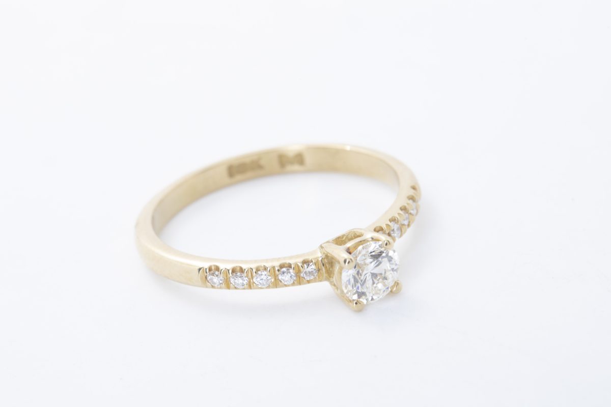 Anillo de compromiso Daniela con diamante 0.40Ct