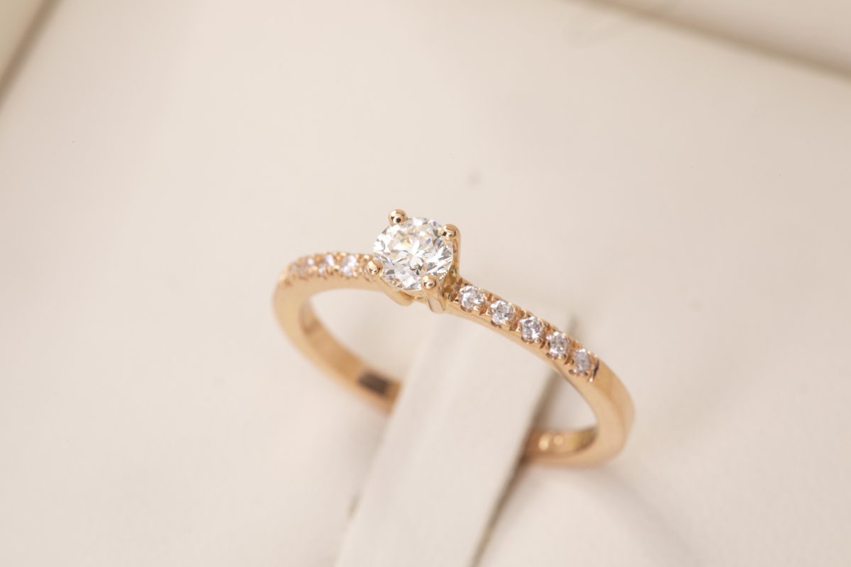 Anillo de compromiso con diamante 0.30ct