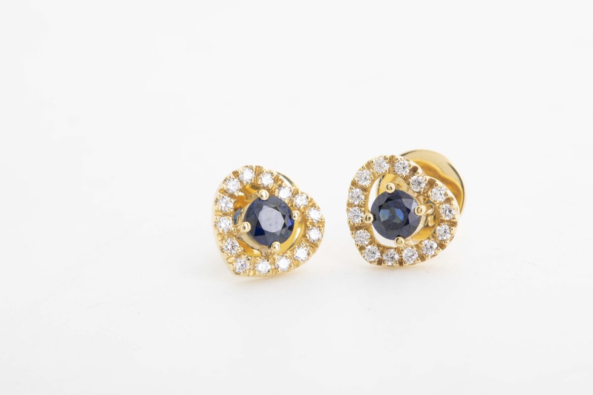 Aretes corazón con brillantes y zafiros