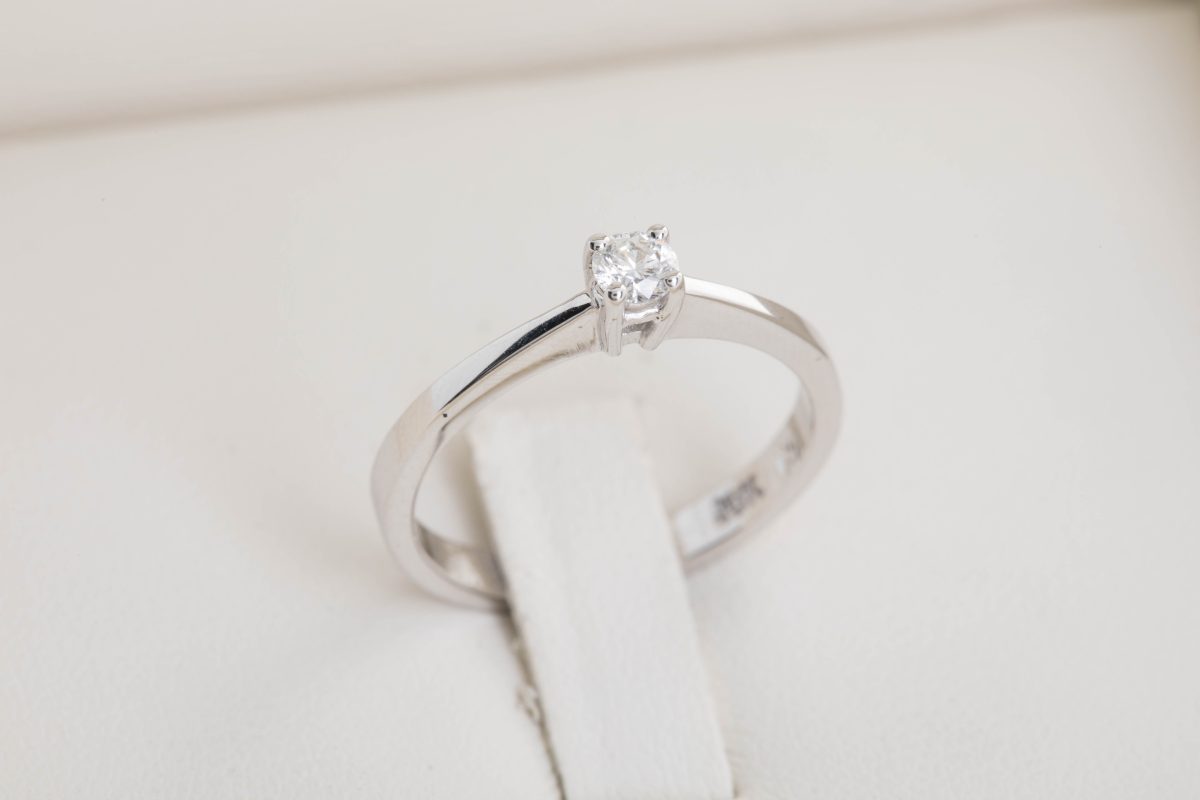 Anillo de compromiso con diamante 0.16ct