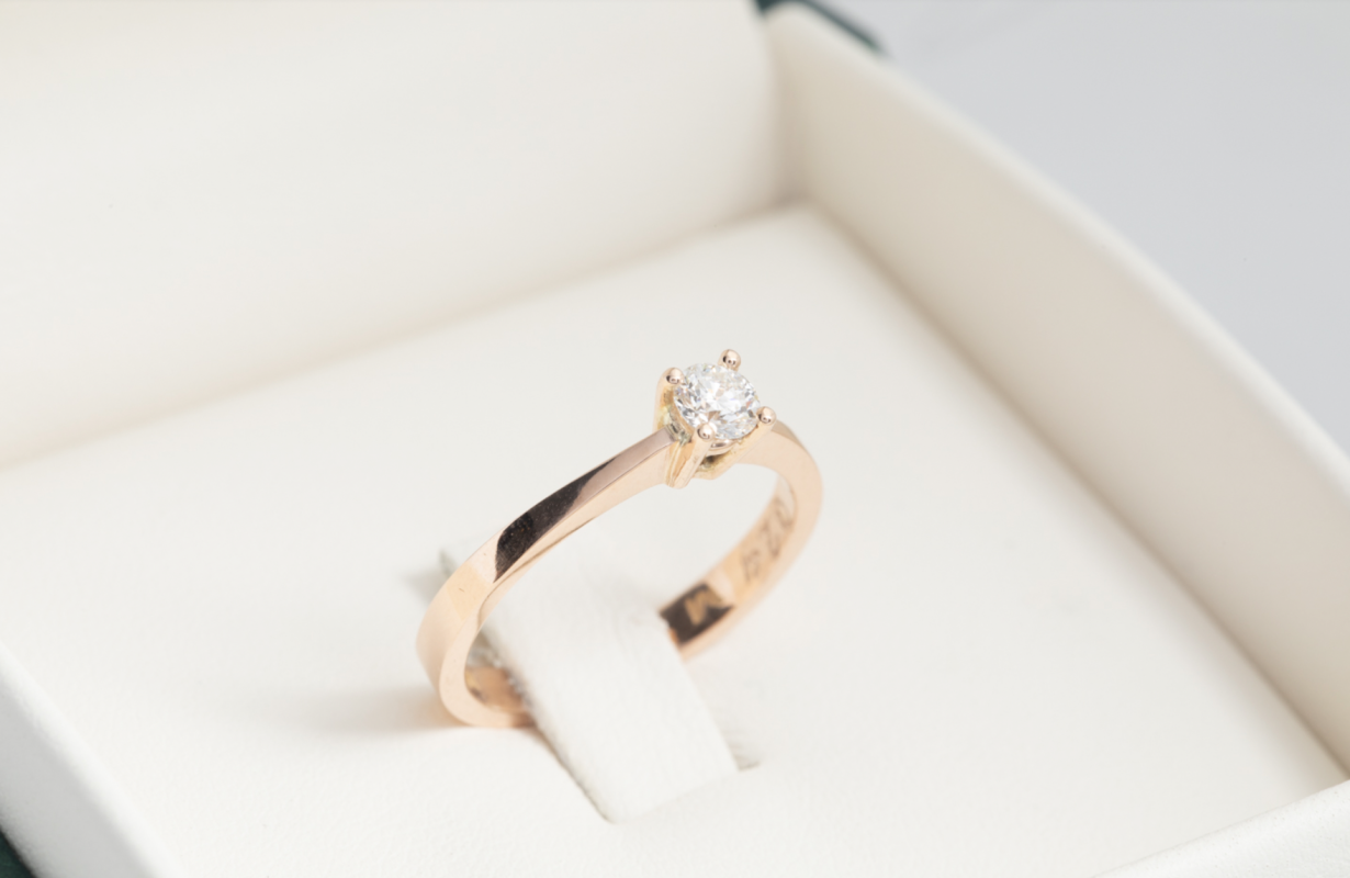 Anillo de compromiso con diamante 0.30Ct