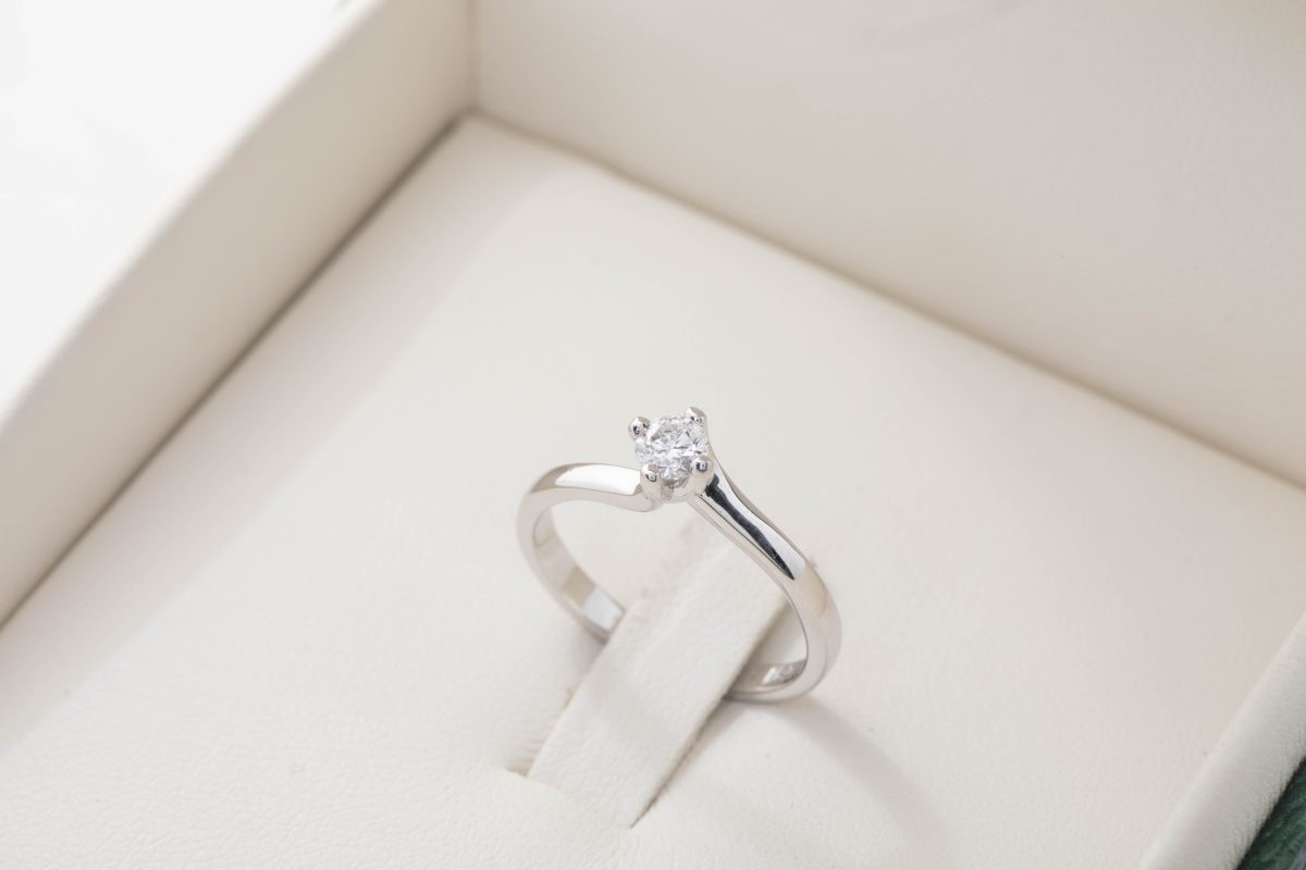 Anillo de compromiso con diamante 0.23ct