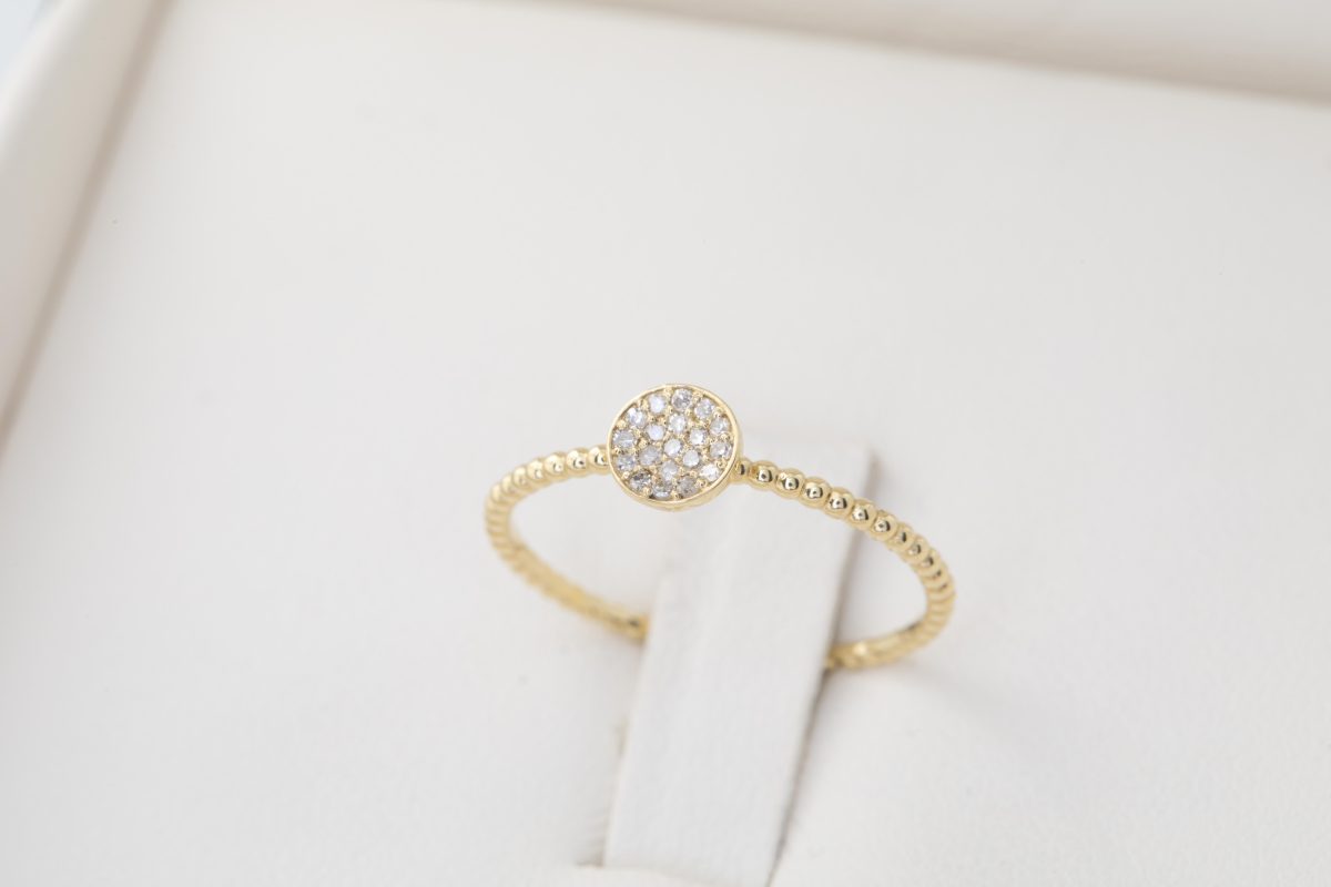 Anillo círculo con brillantes