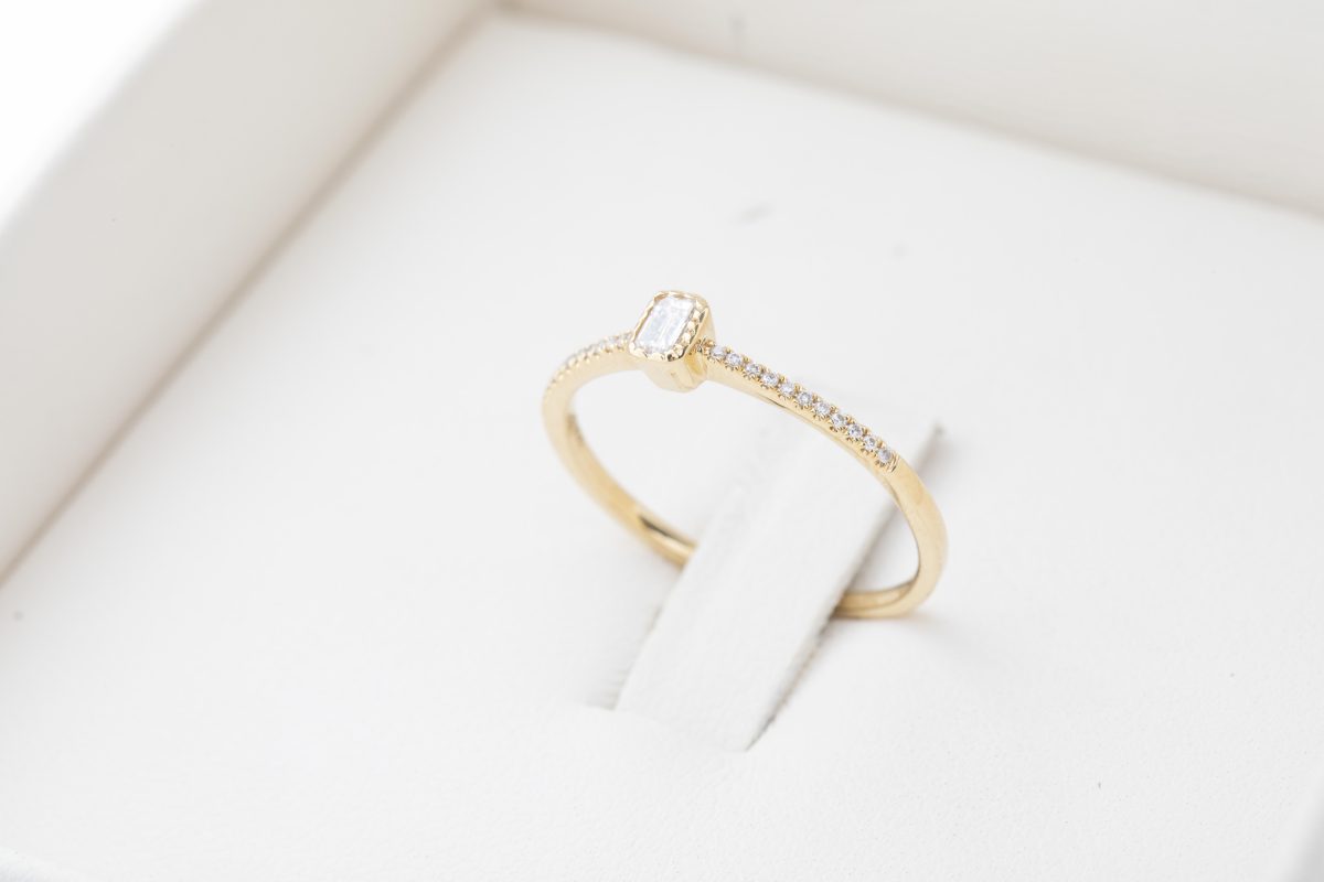 Anillo con diamantes