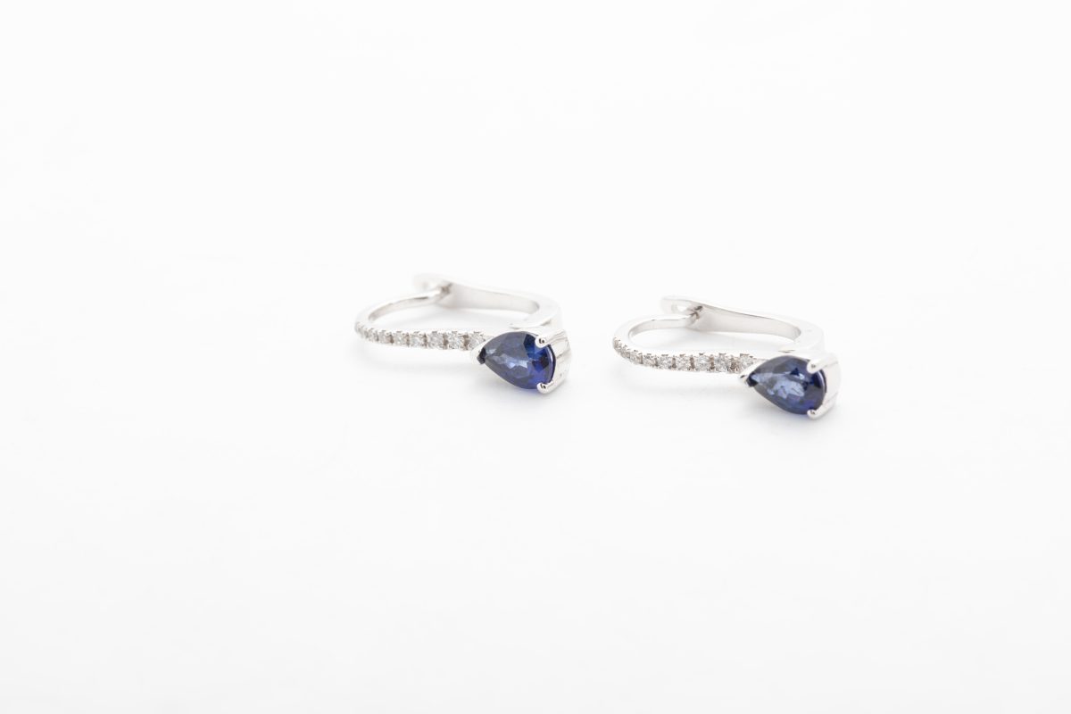 Aretes con zafiros y diamantes