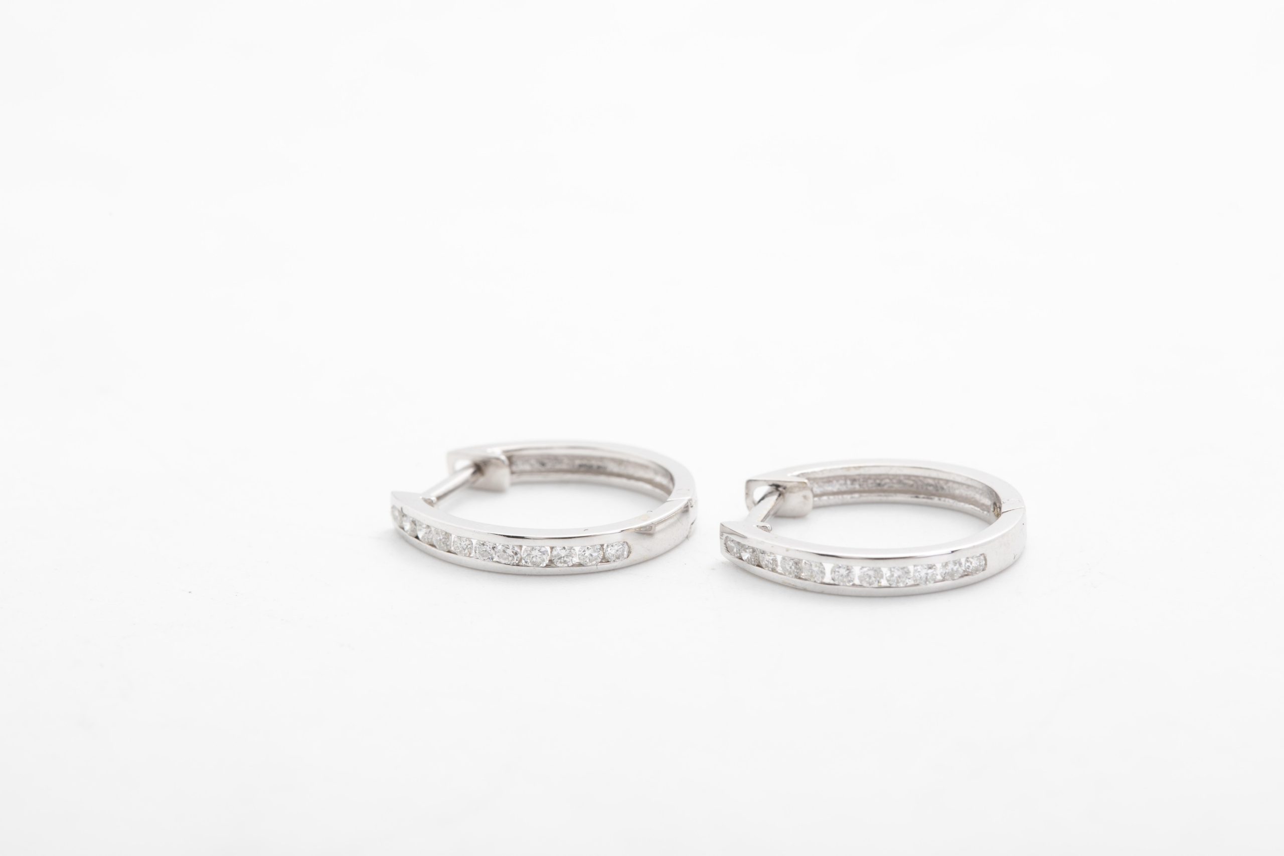 Argollas con diamantes