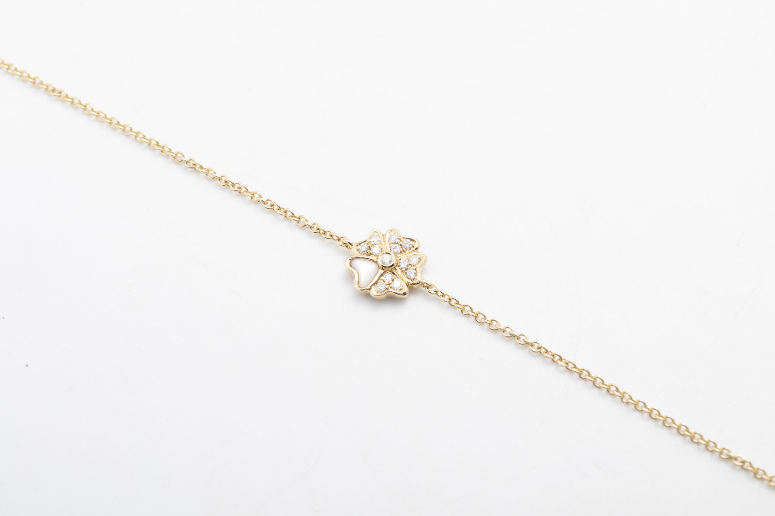 Pulsera flor con diamantes