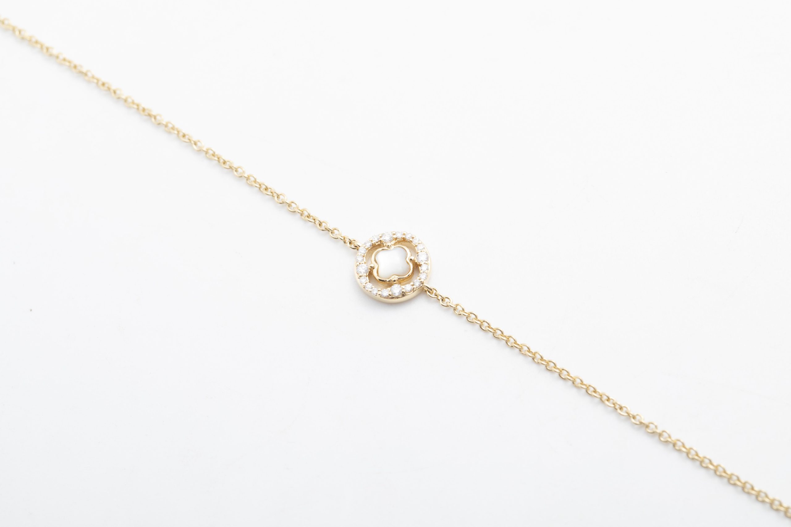 Pulsera con diamantes en oro amarillo