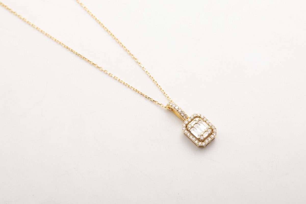 Collar con diamantes en oro amarillo