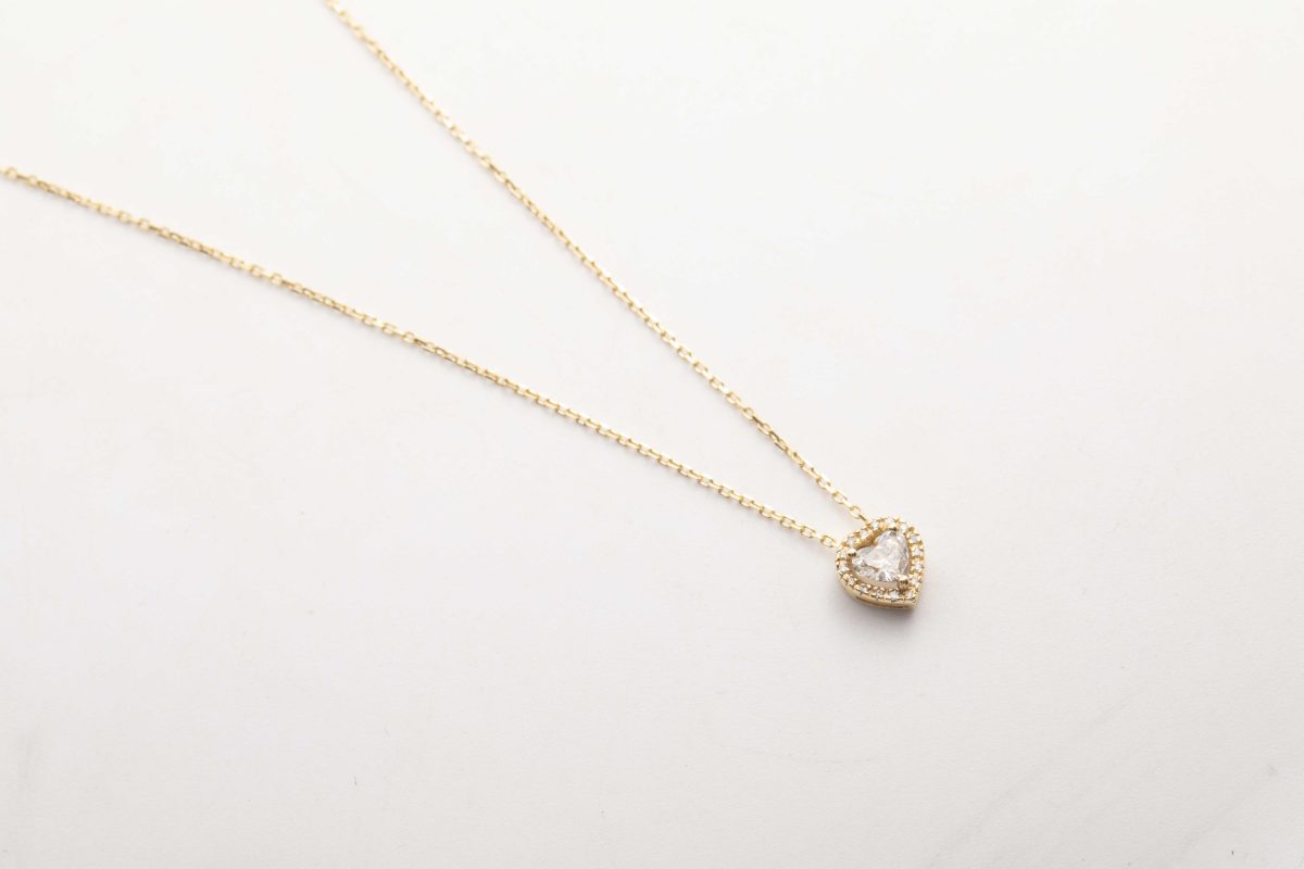 Collar corazón con diamantes