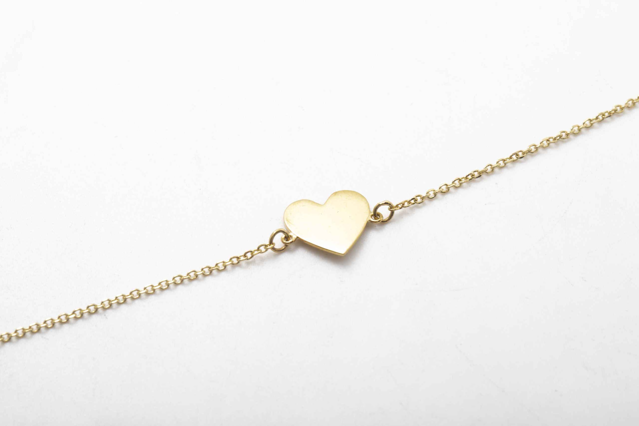 Pulsera corazón en oro amarillo