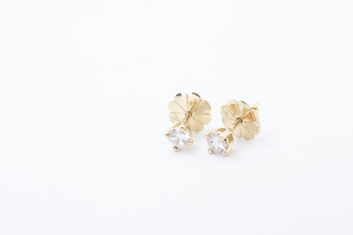 Aretes con diamantes