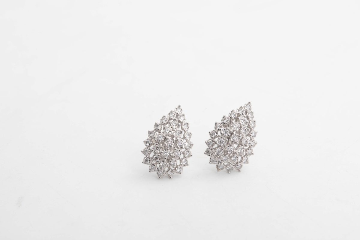 Aretes con diamantes en oro blanco