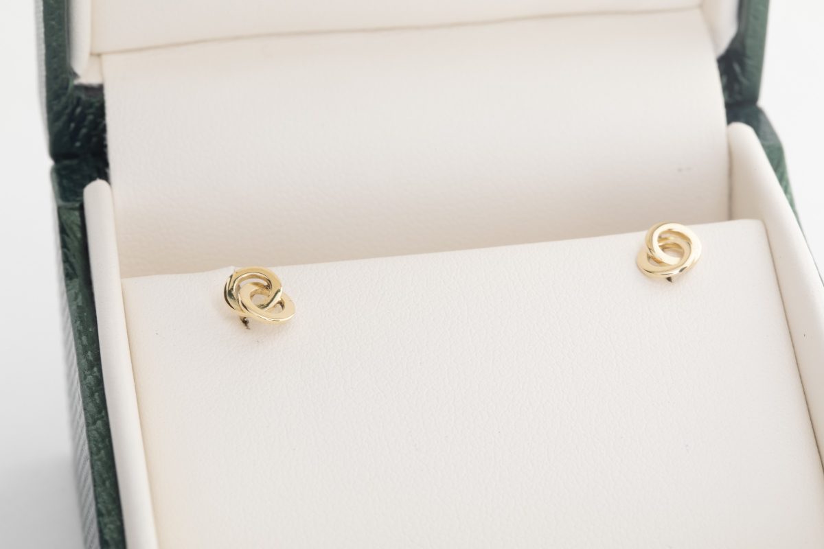 Aretes de bebé dos círculos