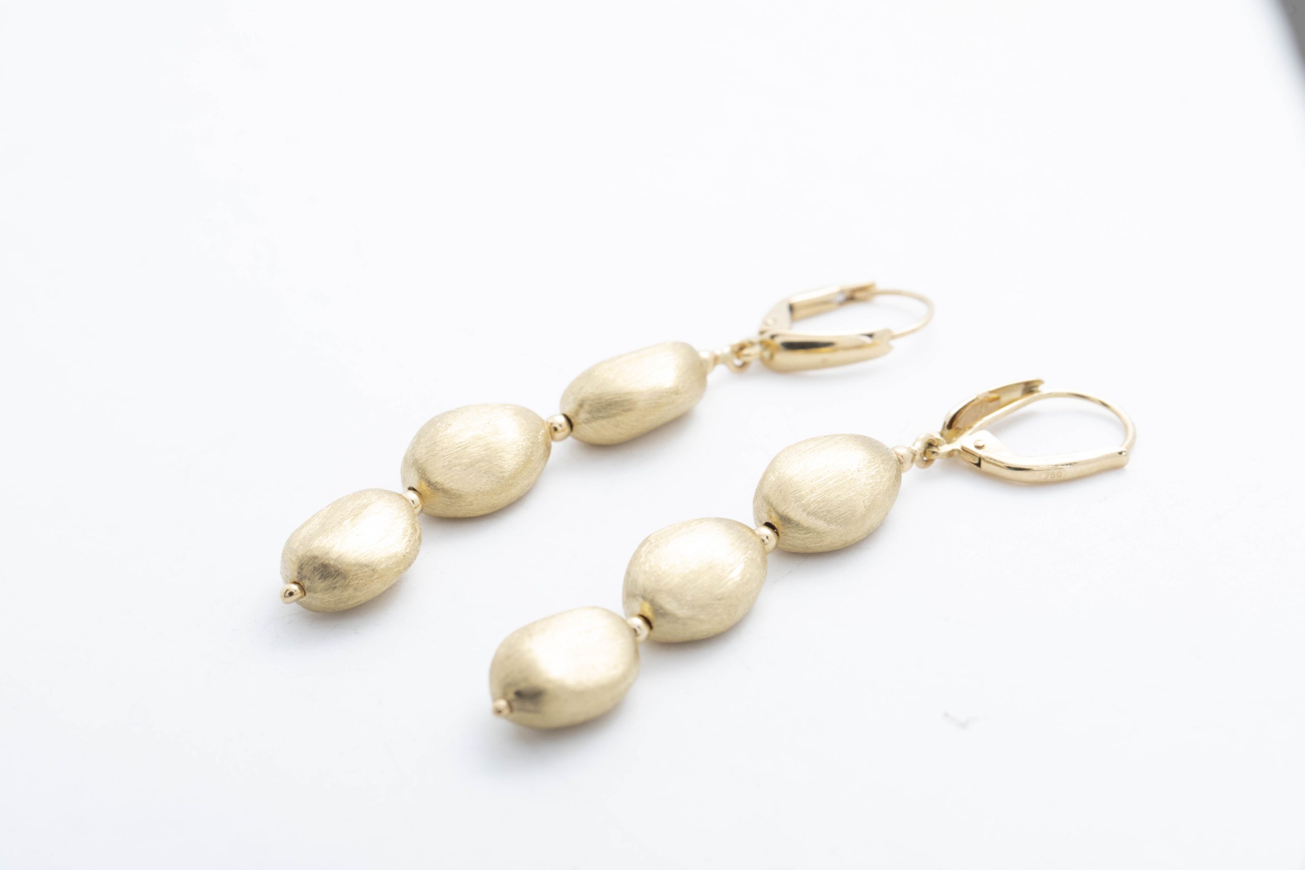 Aretes en oro amarillo