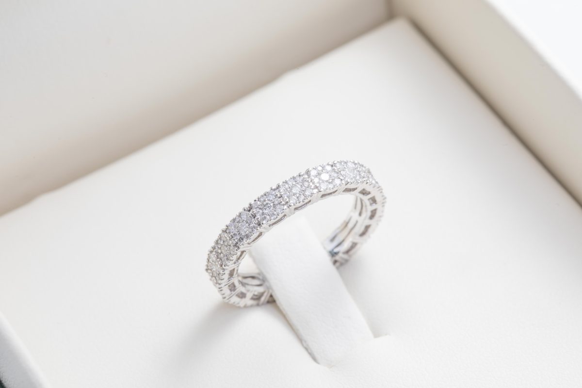 Anillo con diamantes
