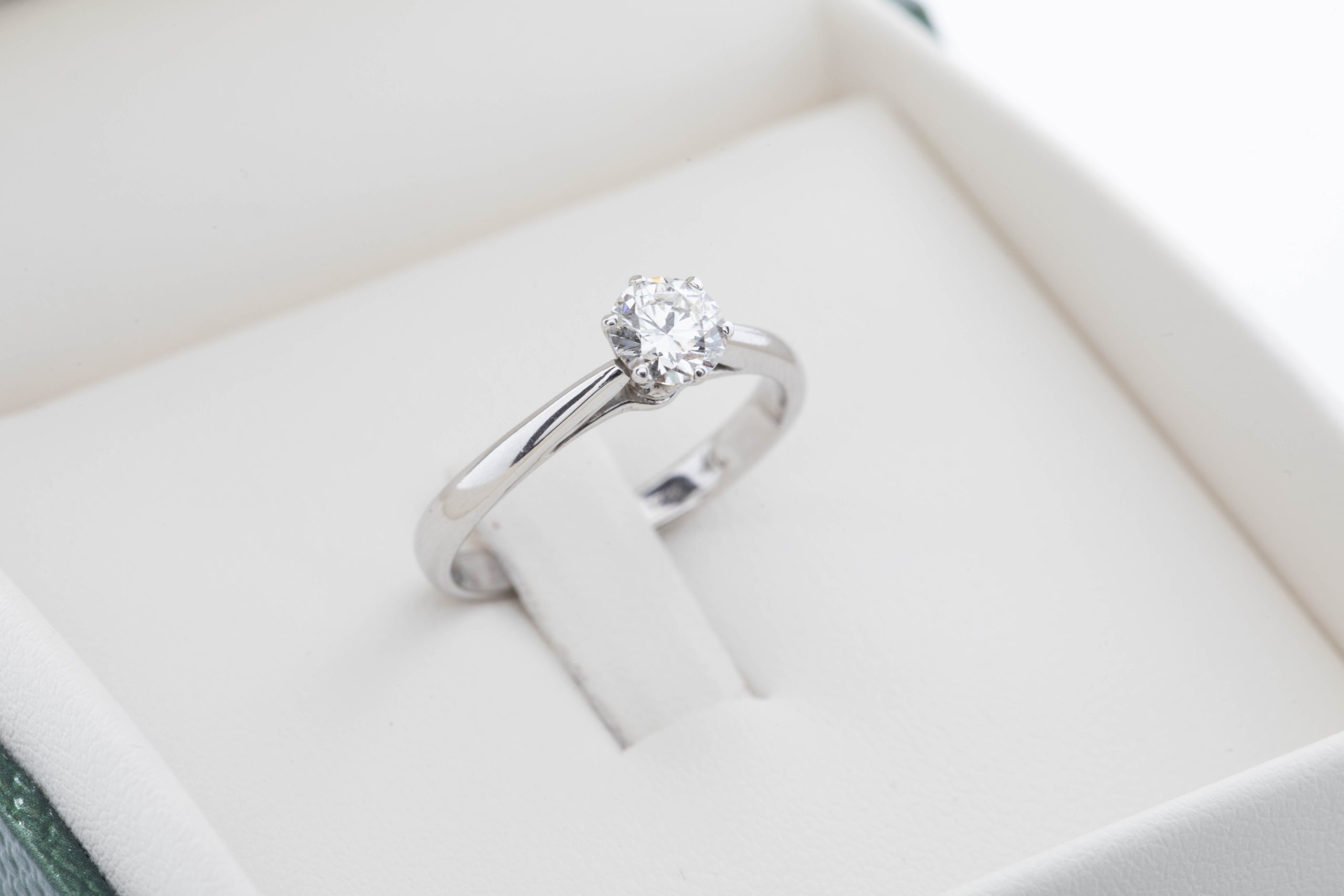 Anillo de compromiso Rocío con diamante 0.55Ct
