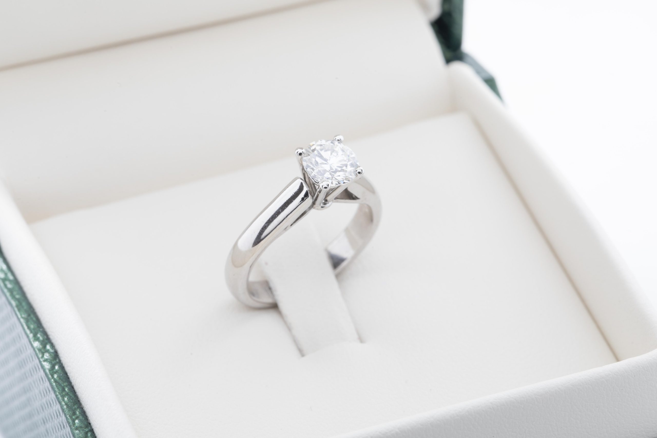Anillo de compromiso con diamante 1Ct