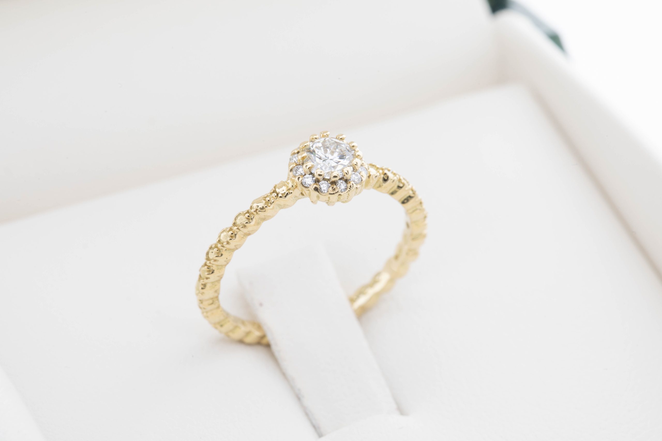 Anillo de compromiso con diamante 0.30Ct