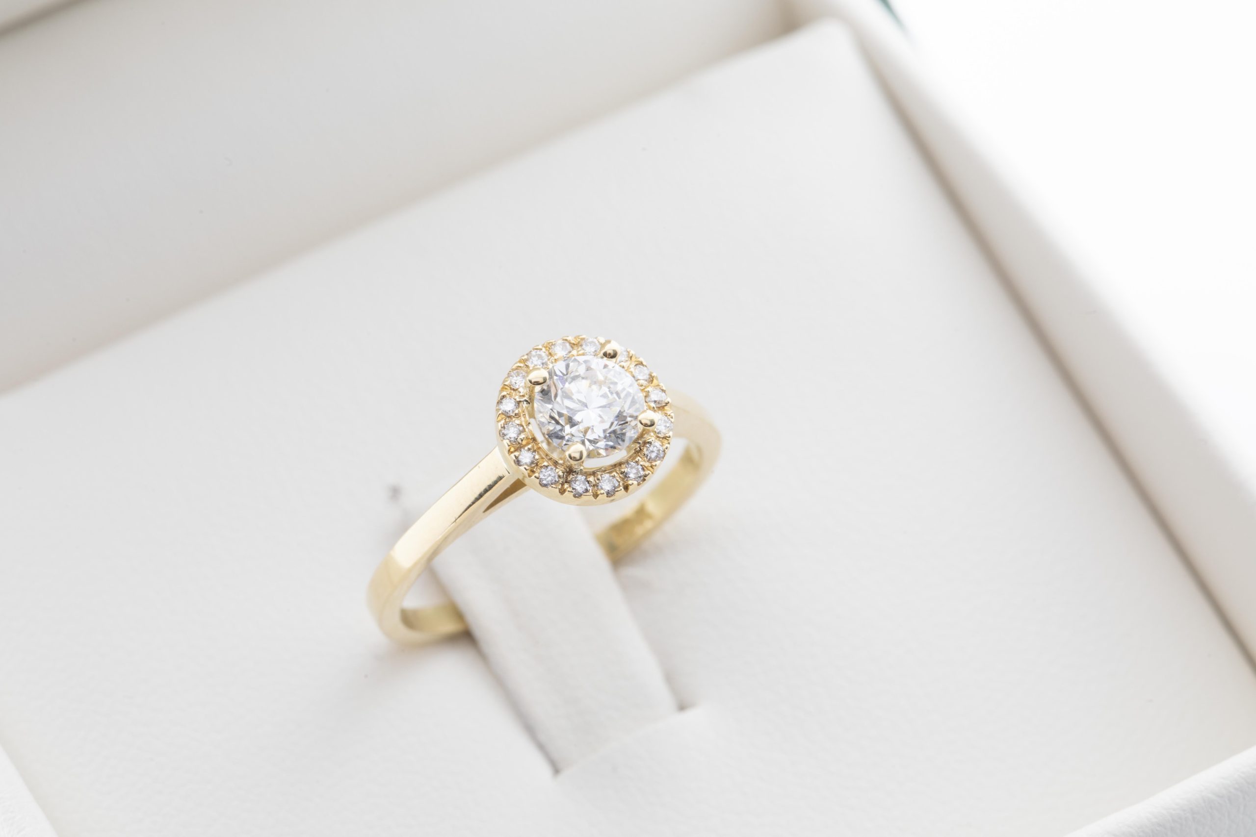 Anillo de compromiso Vania con diamante 0.61ct
