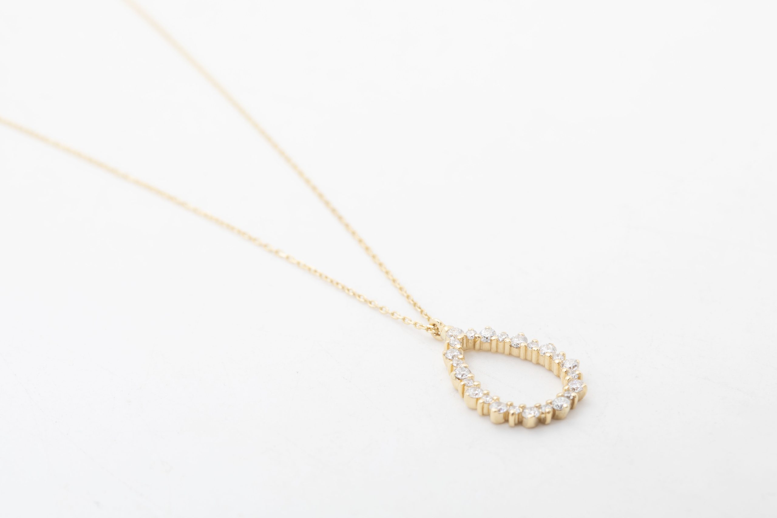 Collar con diamantes