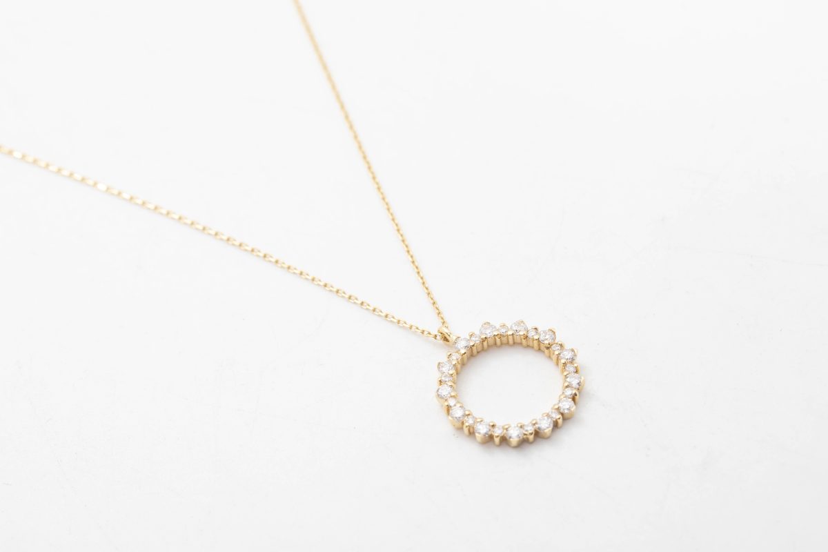 Collar círculo de la vida con diamantes