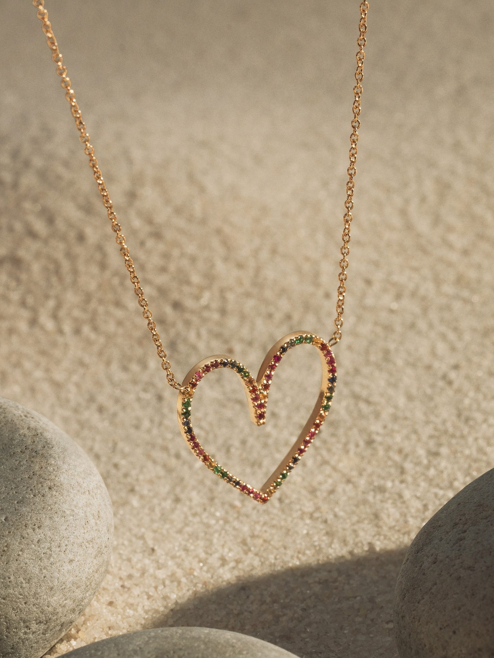 Collar LOVE arcoiris