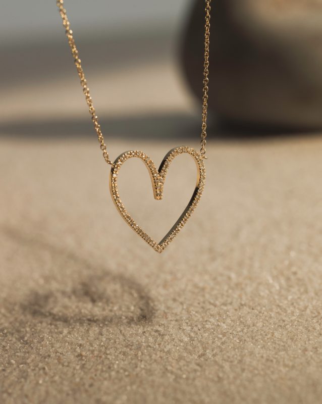 Collar LOVE con diamantes