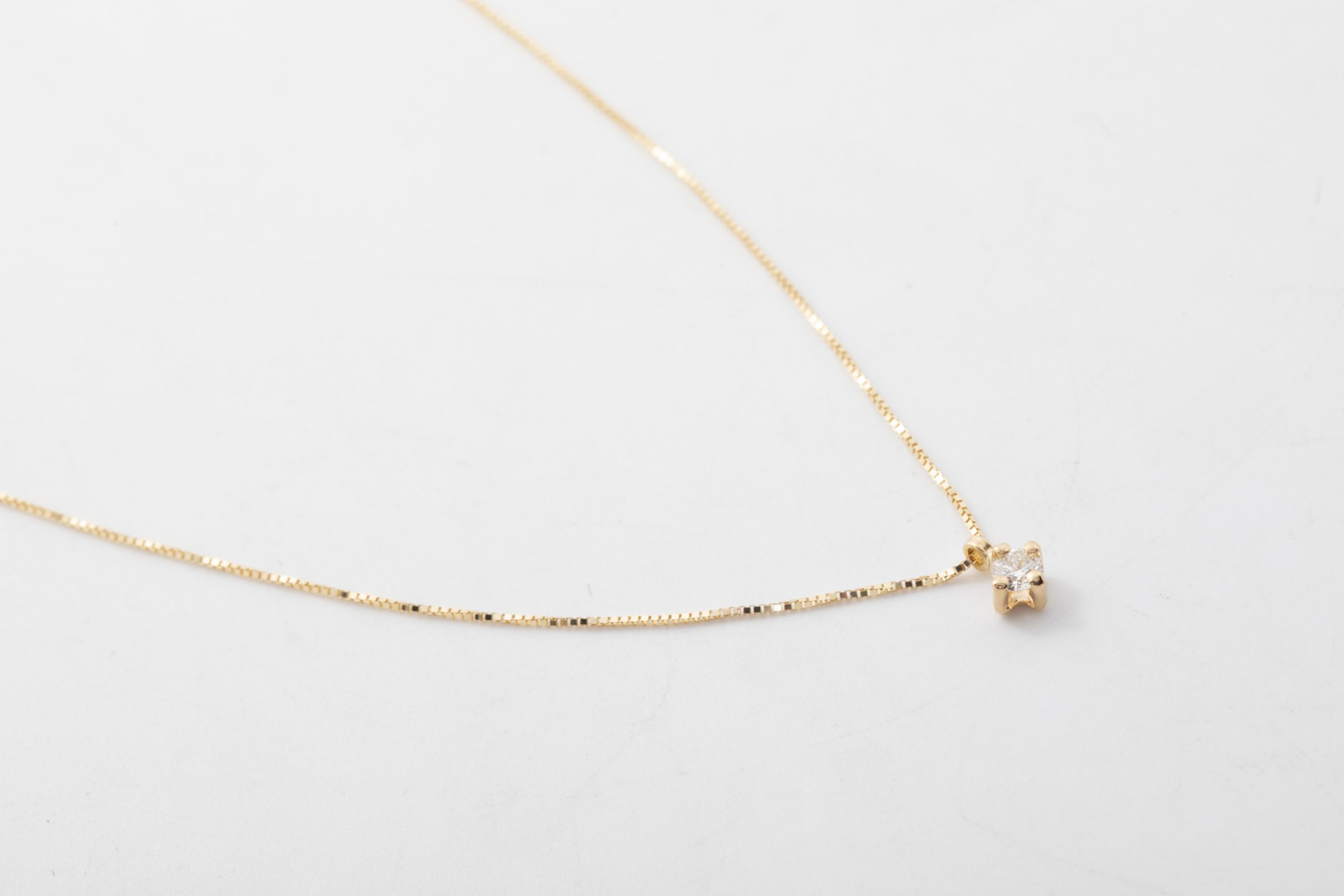 Collar punto de luz diamante 0.11Ct