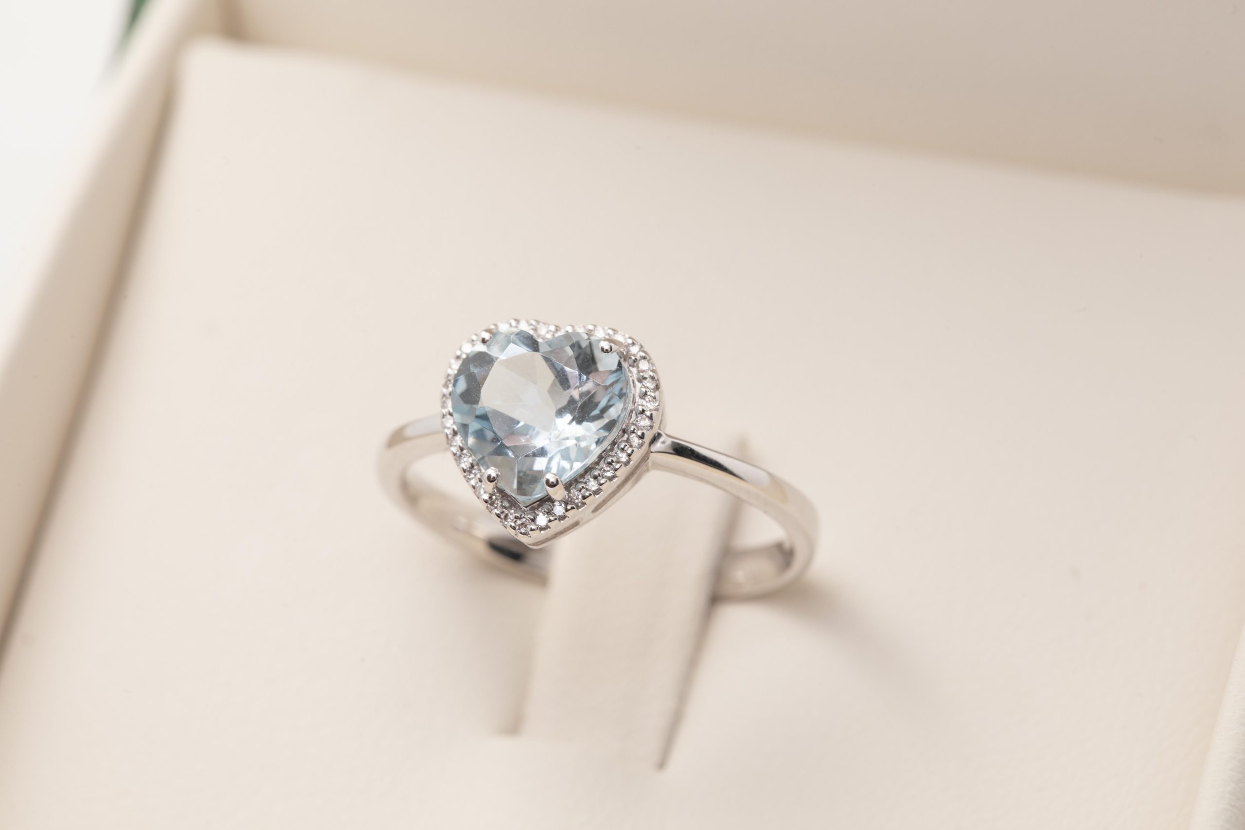 Anillo corazón en oro blanco Moraglione