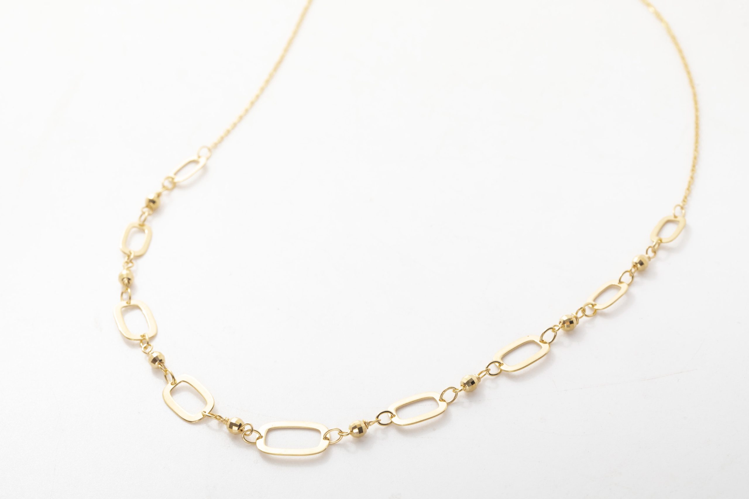 COLLAR EN ORO AMARILLO