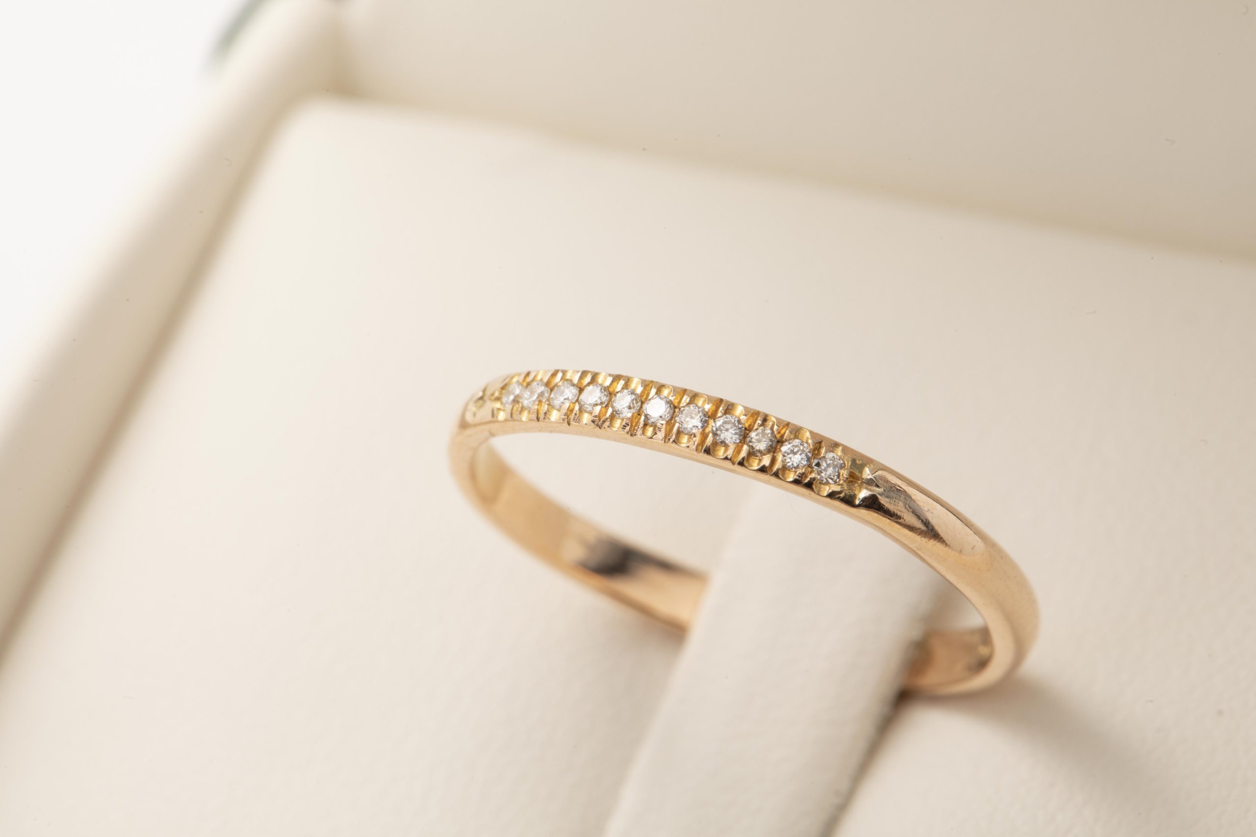 Anillo con diamantes