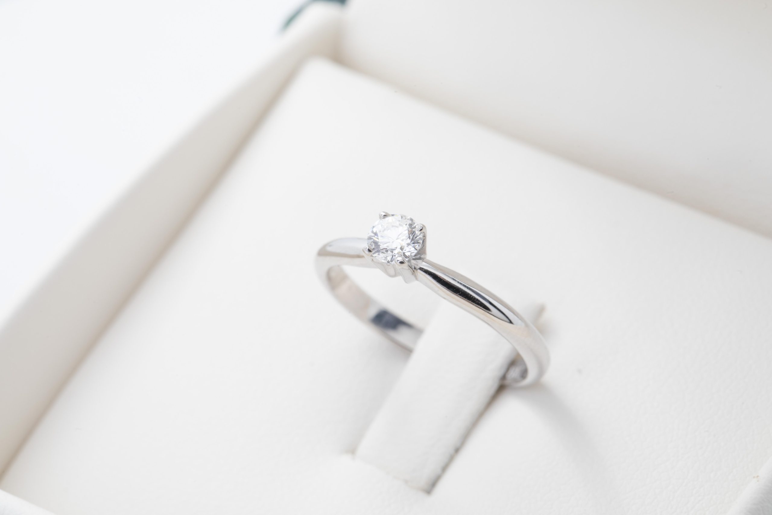 Anillo de compromiso Janice con diamante 0.27Ct.