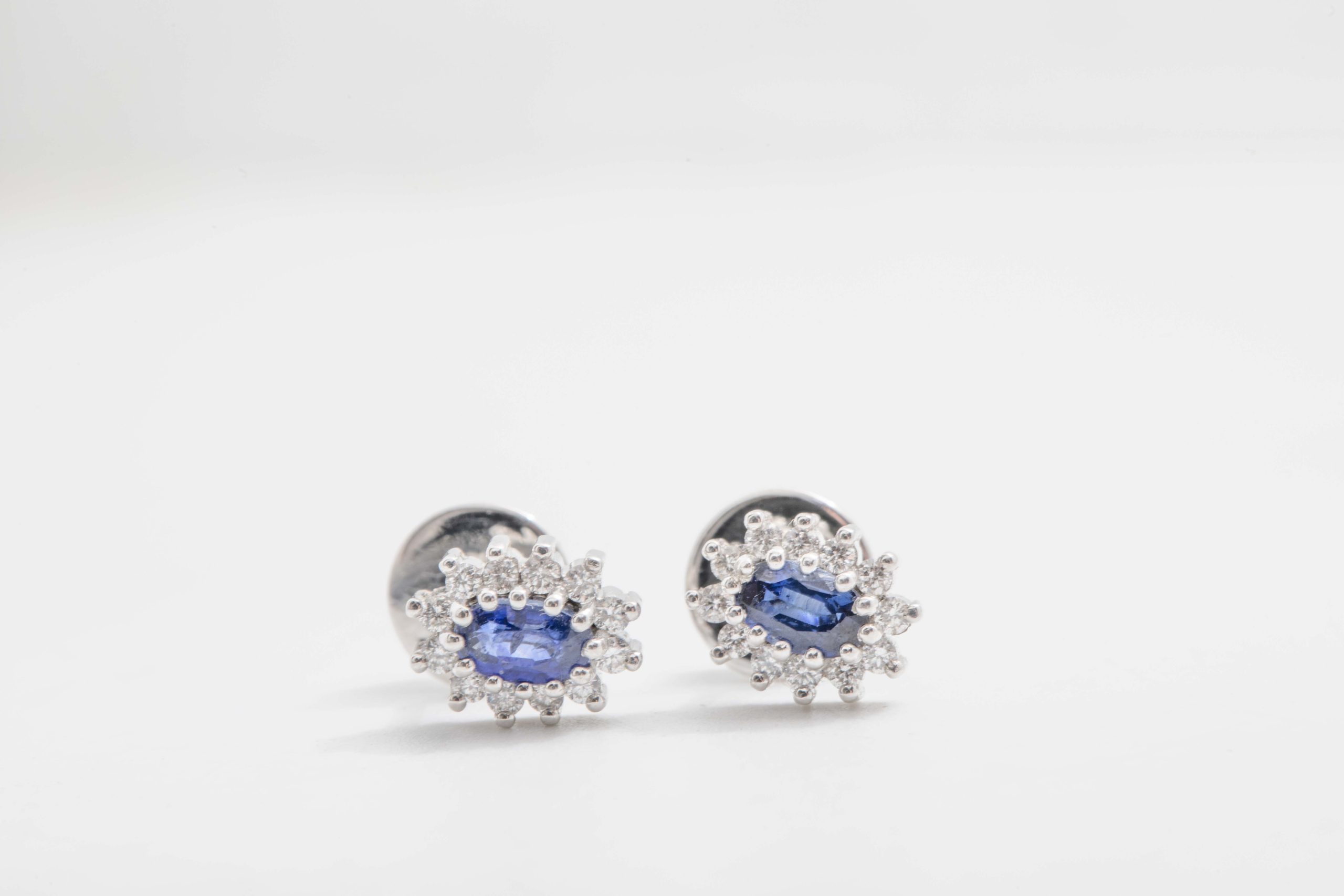 Aretes con zafiros y diamantes