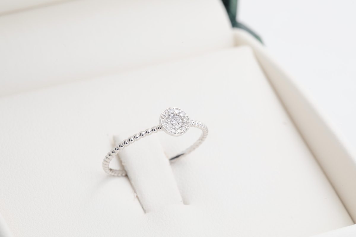 Anillo con diamantes