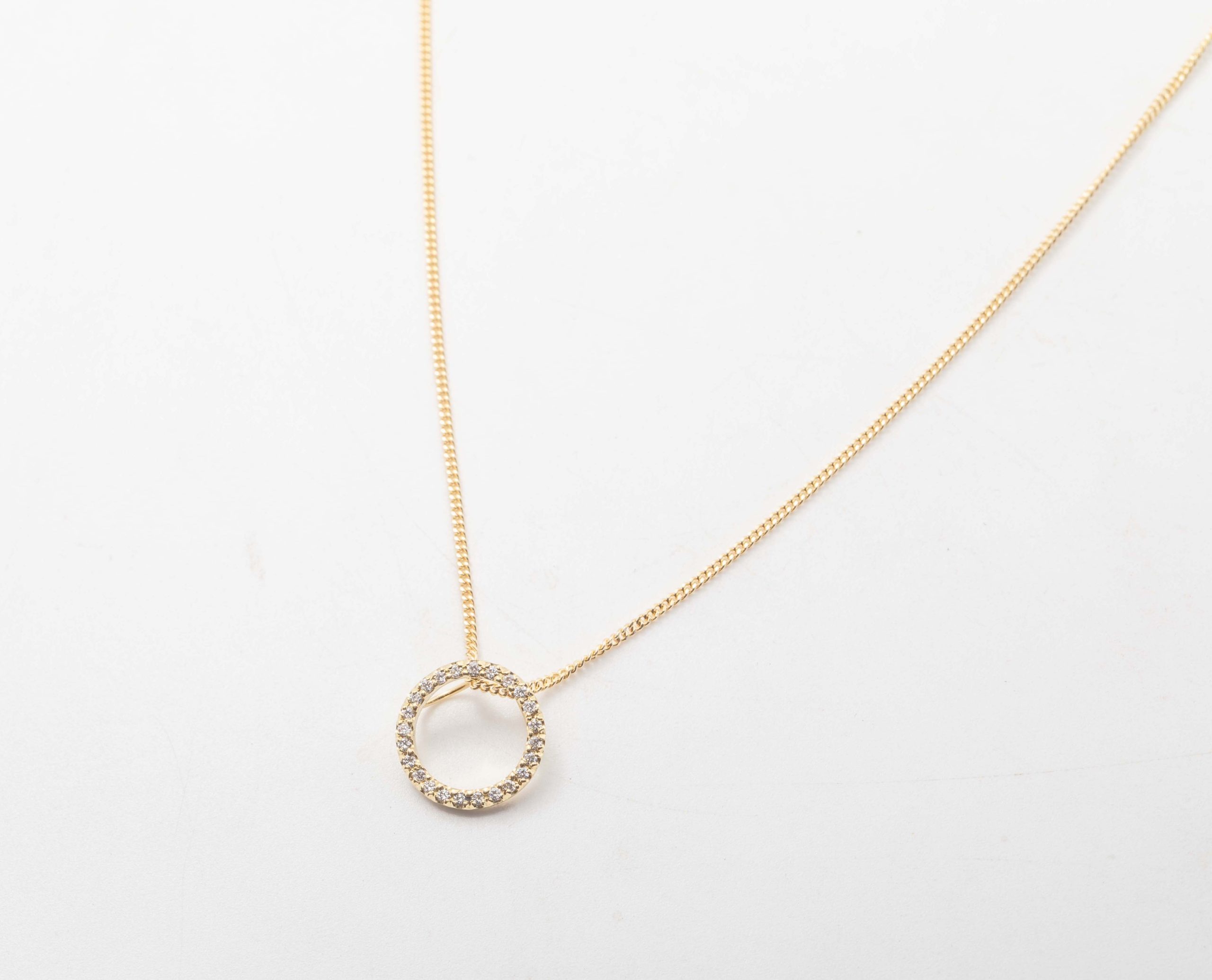 Collar círculo de la vida con diamantes