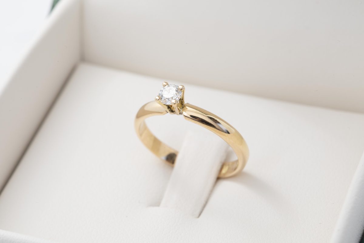 Anillo de compromiso con diamante 0.19Ct.