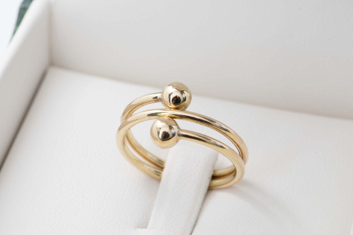 Anillo espiral en oro amarillo