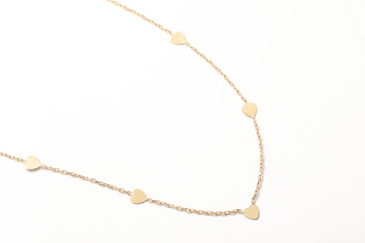 Collar con corazones