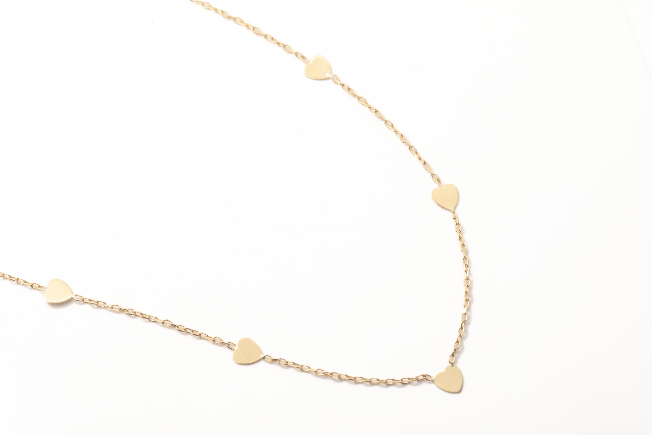 Collar con corazones