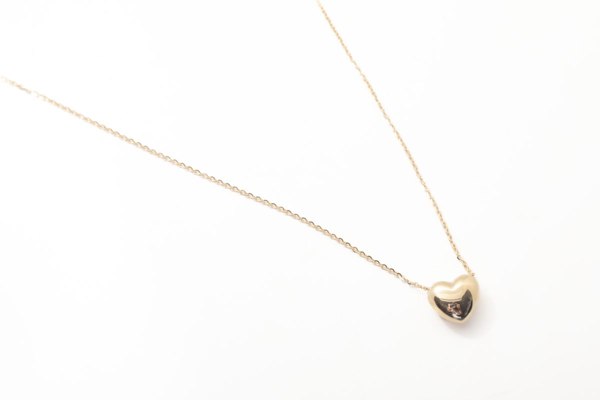 Collar con corazón inflado
