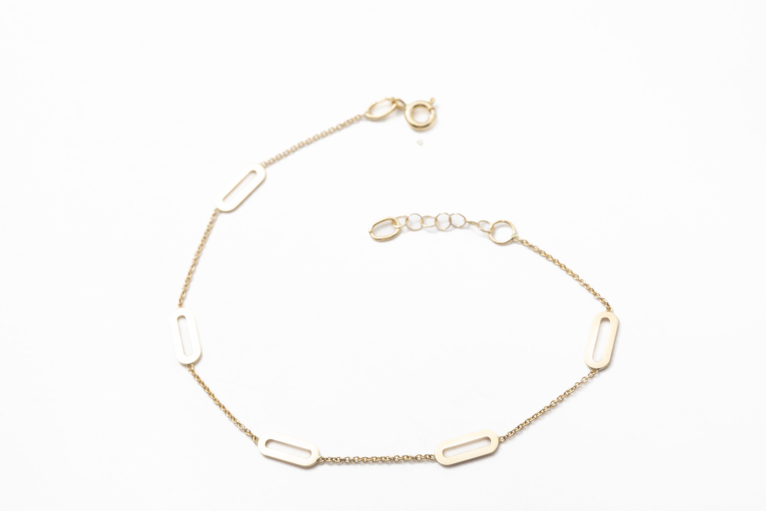 Pulsera con eslabones