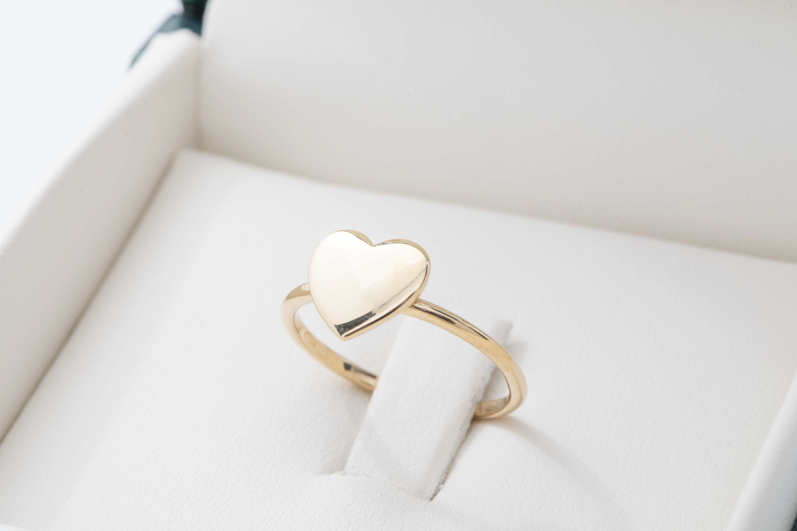 Anillo con un corazón