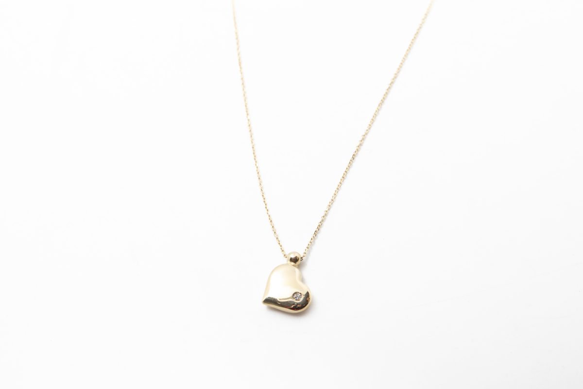 Collar corazón con un diamante