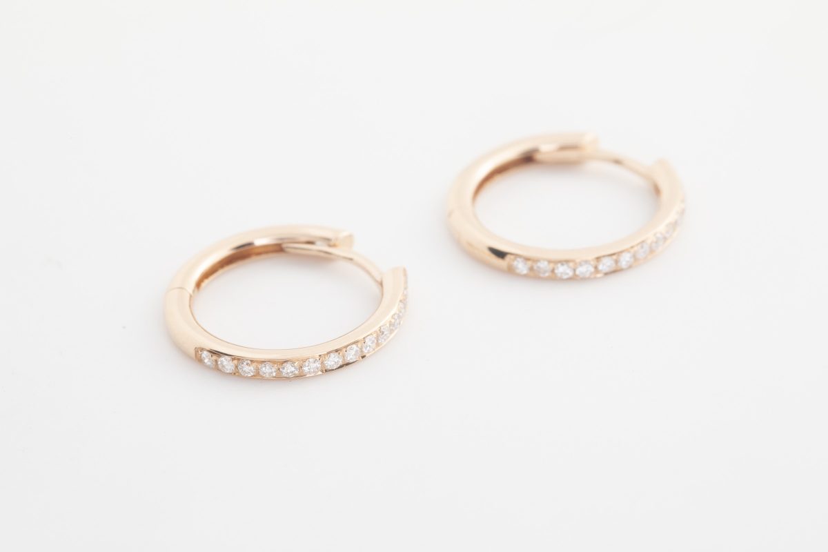 Aretes de argolla con brillantes