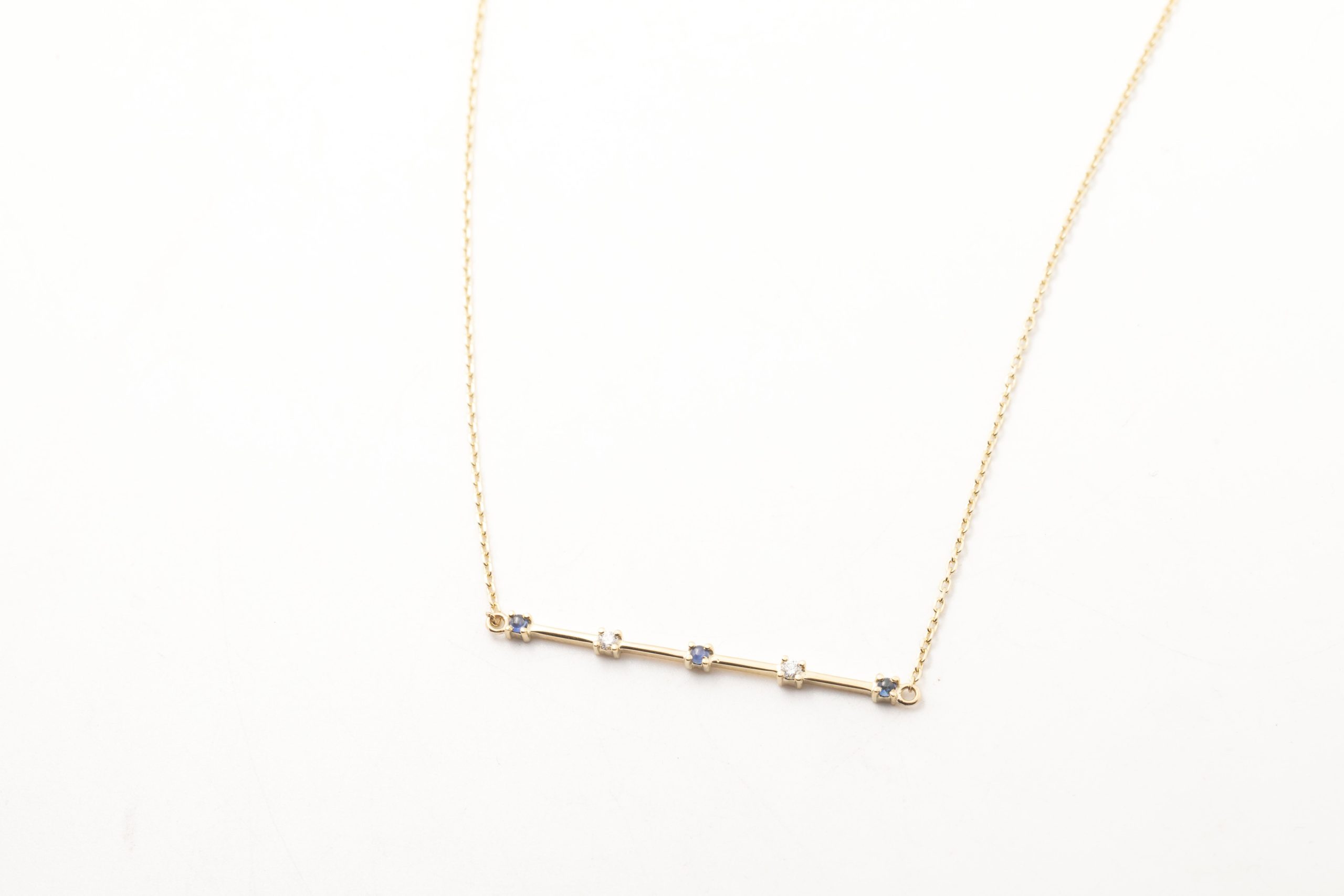 Collar con zafiros y diamantes